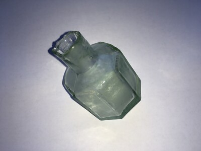 VINTAGE AQUA BURST LIP OCTAGONAL TIPPER INK BOTTLE