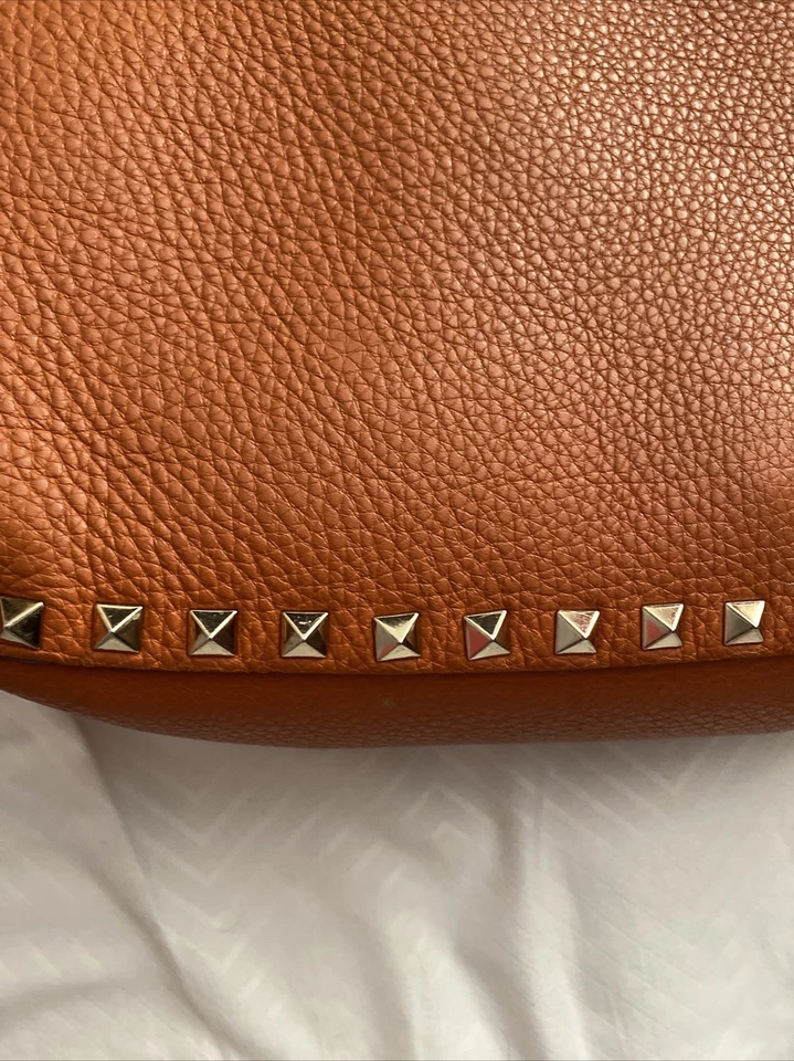 Bolso Mensajero Valentino Rockstud Mujer Bandolera Cuero Naranja Talla Mediana Foto 3 de 4