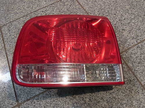 VW Touareg Rückleuchte hinten rechts aus der Heckklappe Bj.2004 original