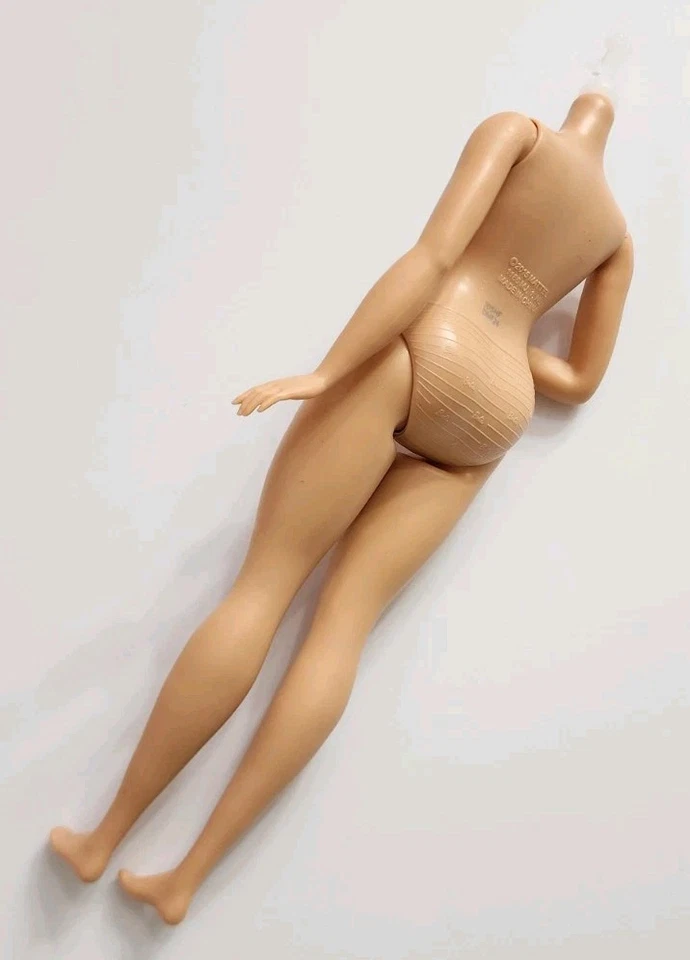 MUÑECA BARBIE NUDE BODY ONLY CURVY FASHIONISTAS CAUCÁSICA PARA REPUESTO O DE ROBLE Foto 4 de 4