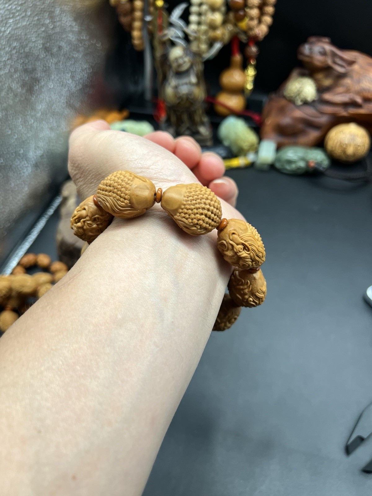 China Olive Dentoliva Hand Carved Between One Thought Bracelet 橄榄核雕刻一念之间手串