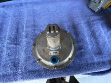 Maxitrol 210D Gas Pressure Regulator 1-1/4" NPT never used