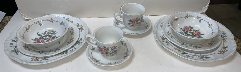 VTG Johnson Brothers England Garden Party 2 Place Settings Plates Bowls + More