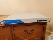 Check Point UTM1 -450 firewall