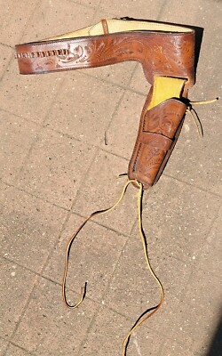 Western Cowboy Quick Draw Style 22 LR Leather Holster & Belt 34'' Reyes