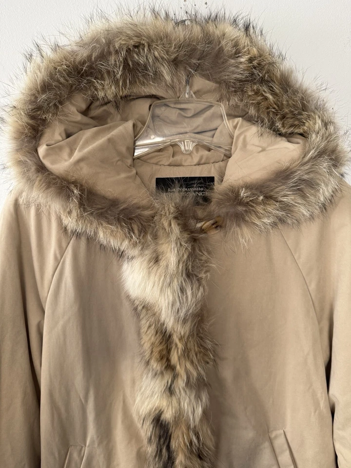 Abrigo renacentista vintage La Nouvelle bronceado termolite acolchado capucha de piel de coyote M Foto 4 de 4