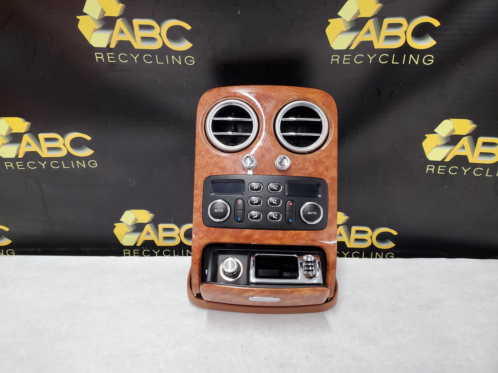 2007 Bentley Flying Spur Rear Climate Control Ash Tray ( 3W5 863 075 D) OEM