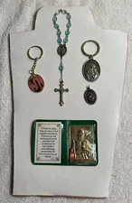 5 PIECES OF RELIGIOUS ITEMS BRACELET, KEY CHAIN, CHARM AND BOOKLET 