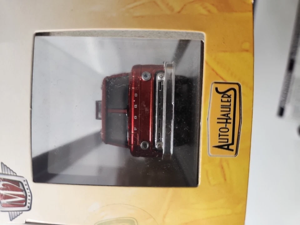 M2 Machines Auto-Haulers 1966 Ford C-600 & 1966 Ford Mustang Fastback 2 + 2 R21 - Image 4 of 4