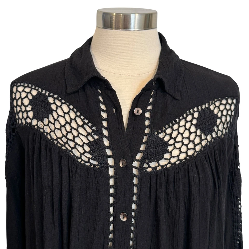 Blusa boho Free People de encaje a ganchillo para mujer L negra manga larga botón delantero Foto 4 de 4
