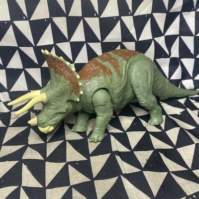 Mattel Jurassic World Triceratops Dino Rivals Dual Attack  Dinosaur 2021 ROARS