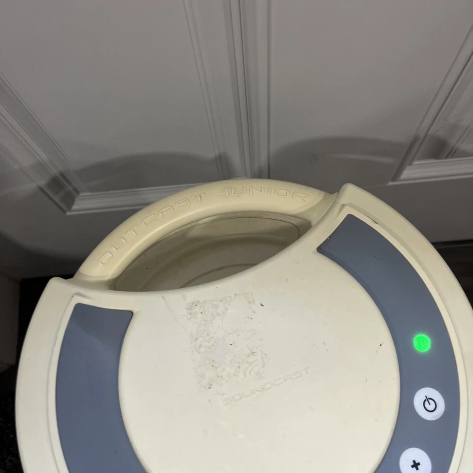 Altavoz exterior Soundcast OutCast Junior ICO410 funciona muy bien encendido Foto 4 de 4