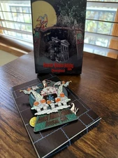 DLR - Haunted Mansion Holiday 2004 - Super Pin - LE 750 Disney Pinpics # 33653