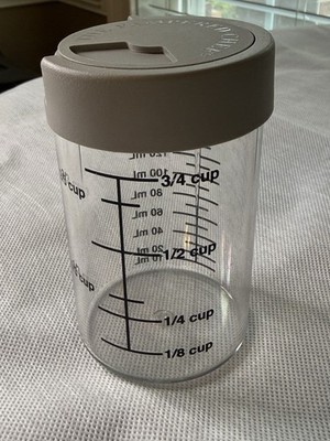 Pampered Chef #1278 Grate & Store Container, 3/4 Cup Capacity