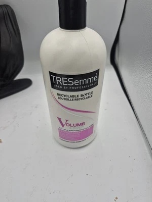 Apres Shampooing TRESemmé Volume 24H BodyFormule enrichie en protéines de soie - Photo 1/3