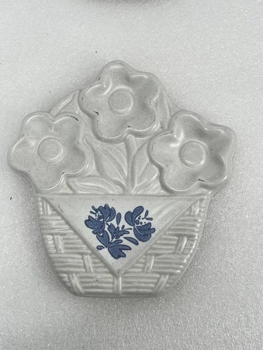 Pfaltzgraff Yorktowne Flower Basket Spoon Rest Holder Wall Hanger Blue Vintage