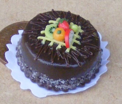 Puppenhaus runder Kuchen mit Schokoladenglasur Miniatur Maßstab 1:12 NC23 tumdee