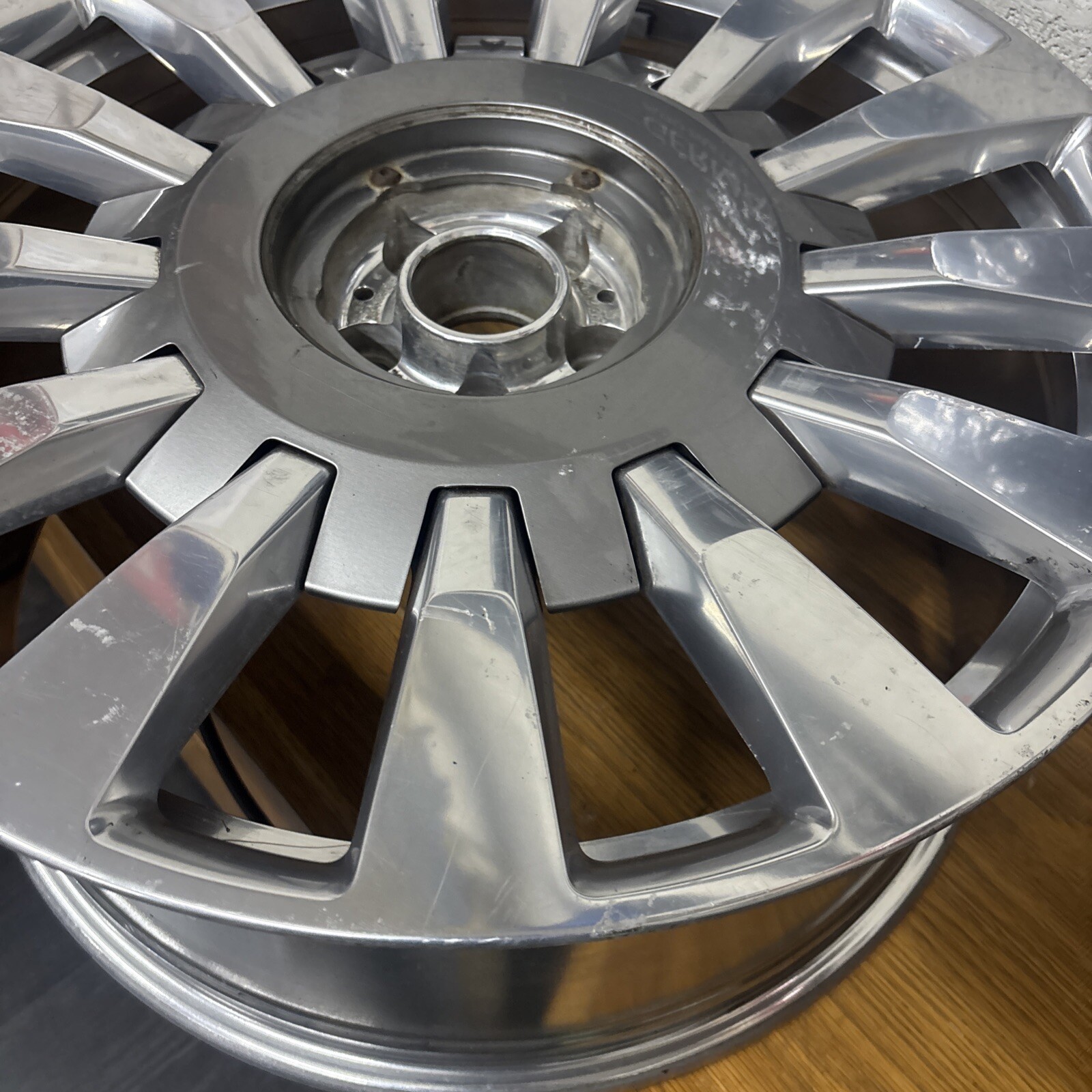 Rolls Royce Phantom 8 Wheel 9.5 X 22 #2314
