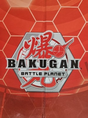 Bakugan Set mit 10 Figuren, Karten, Spielfeld