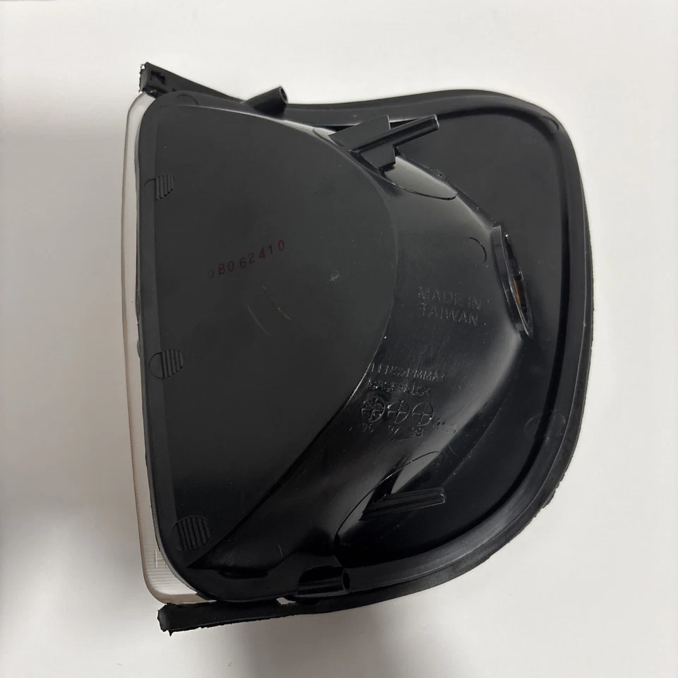 Se adapta a 92-02 Ford E150 E250 Econoline conductor estacionamiento lado luz marcador lámpara derecha Foto 2 de 4