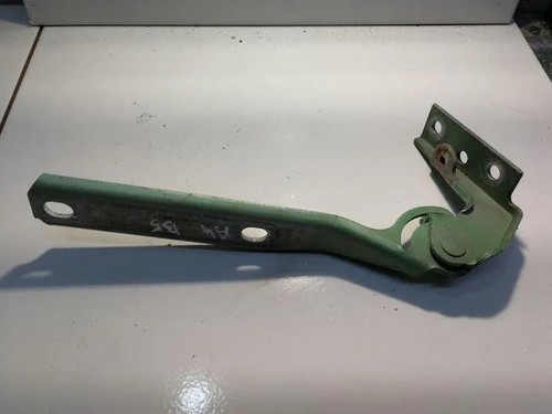 AUDI A4 8D2, B5 Motorhaubenscharnier vorne links 8D0823302B 1.80 27160812