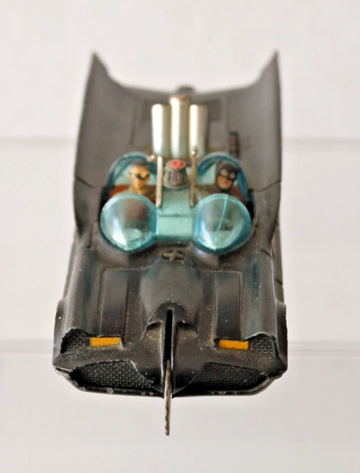 CORGI 1966 1ST EDITION 267 BATMOBILE WITH ROBIN & BATMAN FIGURES RED BAT WHEELS - Image 2 of 4