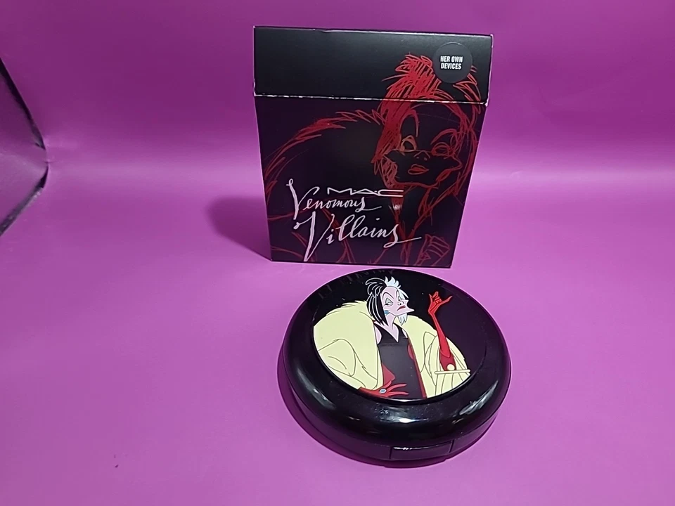 Polvo de belleza MAC Cosmetics X Disney Venemous Villians Cruella Deville 2010 Foto 4 de 4