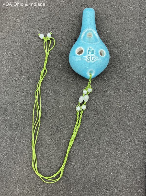 SG Blue Crackle Glaze Ceramic Ocarina Necklace Musical Instrument Pendant 66g