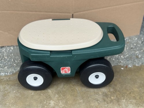 Step 2 Rolling Garden Hopper Yard Cart Utility Seat Storage Green Multi Purpose 