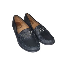 Driver Club USA Leather Studded flat Loafers Size 7