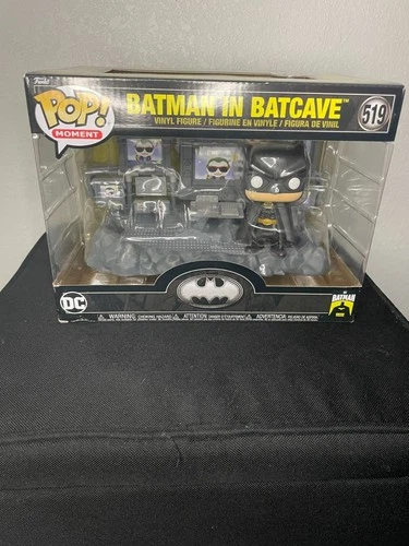 Funko Pop Moment Batman 85th Anniversary - Batman in Batcave Deluxe Figure