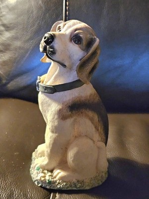 9'' Resin Beagle Dog Figurine  ''Welcome Greeter''. 