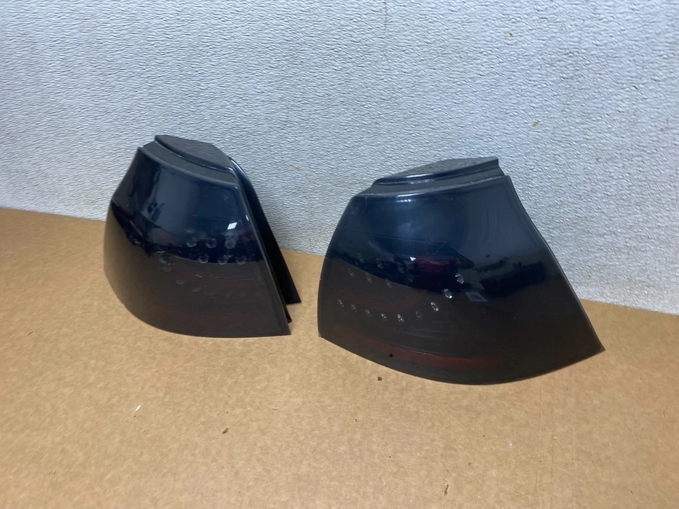 Juego de 5 luces traseras LED negras izquierda+derecha Volkswagen Golf MK5 2006-2008 s5399 DG Foto 2 de 4