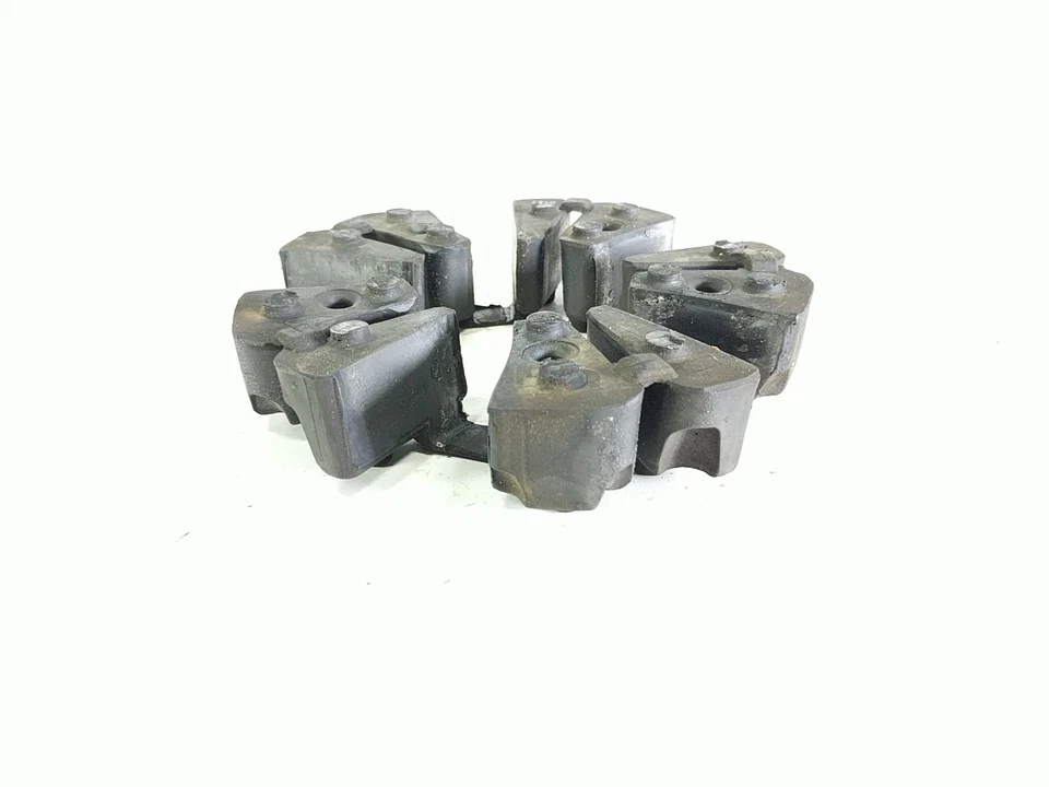 Каучуки ступицы звездочки привода заднего колеса 98 Triumph Sprint 900 - Изображение 2 из 4