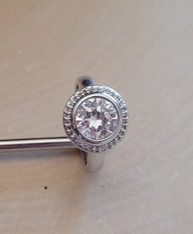 Lia Sophia "Showdown" Silver Tone Ring w/Cubic Zirconia & Crystal Accents Size 7