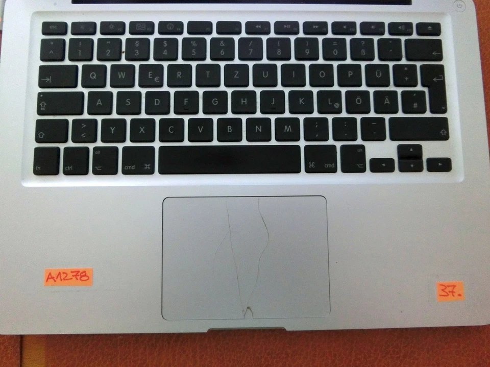 MacBook 5,1 -- A 1278 -- 13,3 Zoll -- Ende 2008 - Bild 2 von 4