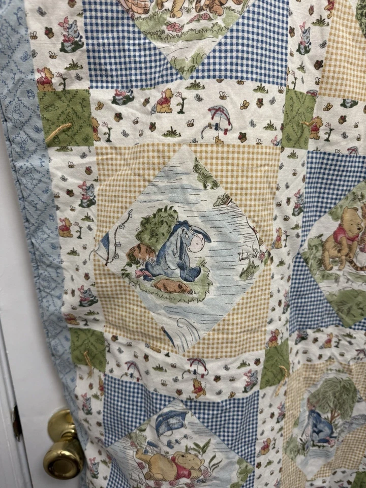 复古蓝色和白色小熊维尼拼布婴儿被子 39x29 — 第 3/4 张图片