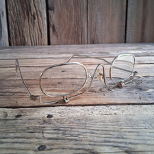 Magnifying Makeup Reading Glasses Flip Down Lenses Gold Tone Eyeglasses