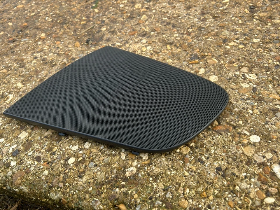 AUDI TT MK2 SPEAKER GRILL COVER PASSENGER SIDE STANDARD TYPE 8J0035405 06-14 8J - Image 2 of 4