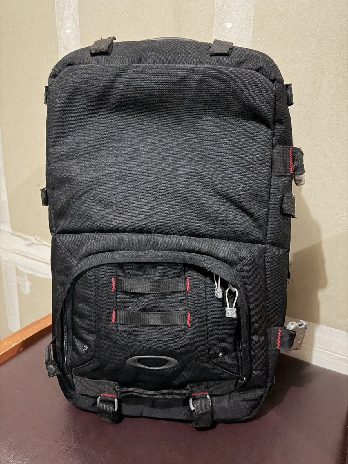 Oakley AP Tactical Field Gear Roller Carry On Core Black Zip