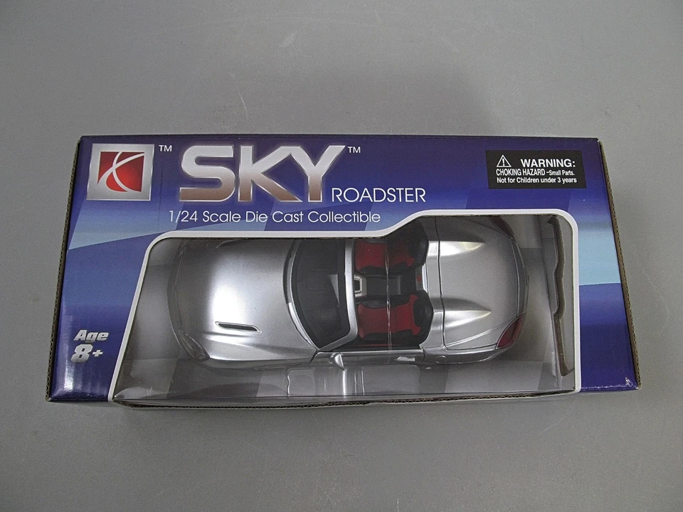 ProMark 1/24 Saturn Sky Roadster Silver Die Cast Collectible Special Edition - Image 3 of 4