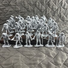 Vintage Lot of 20 Astronaut Toy Men 1970's 28 Plastic Toy Figures 2  