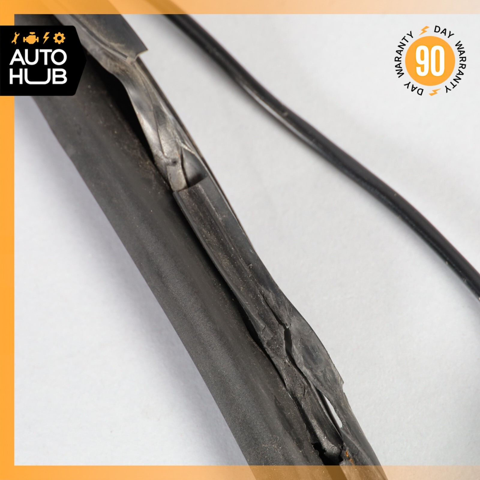 03-13 Maserati Quattroporte M139 Front Right Side Window Weather Strip Seal OEM