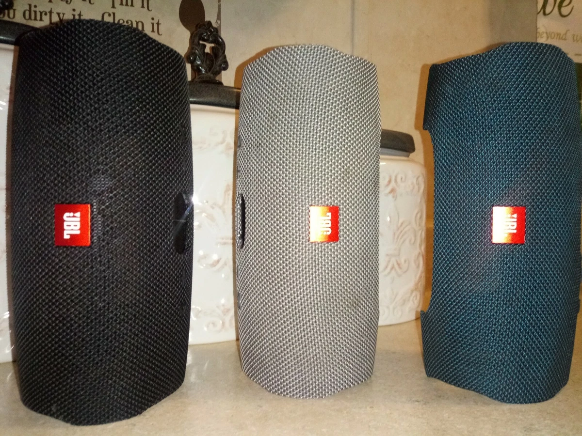 JBL Xtreme Vs JBL Charge 4: Which One Is For You?