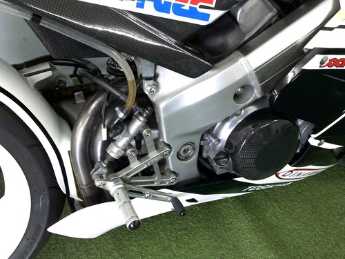 1994 M-reg Honda RVF400 NC35 Finished in Randy De Puniet replica colours - Picture 19 of 20