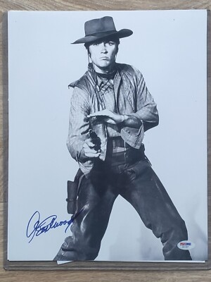 CLINT EASTWOOD Autogramm auf 28x35 cm Foto signed / PSA COA