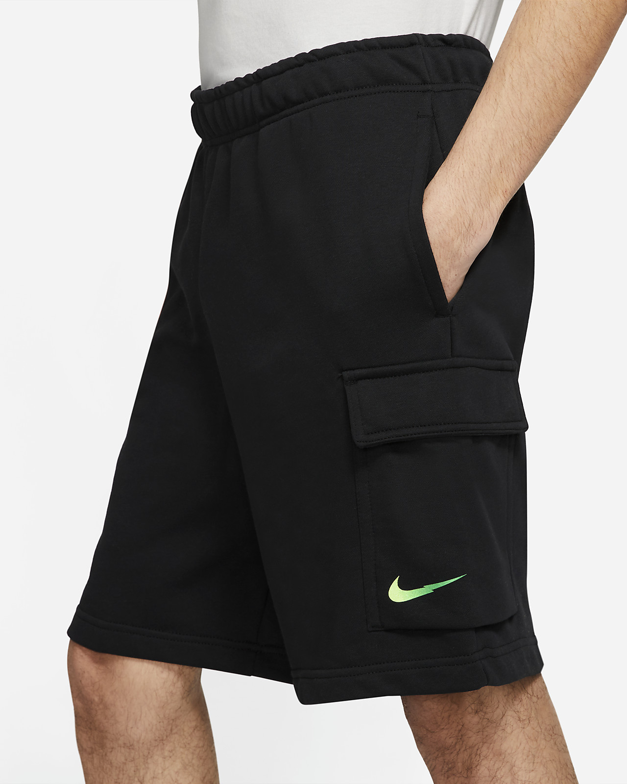 NIKE SPORTSWEAR CARGO SHORTS SIZE S (DO0015 010) BLACK