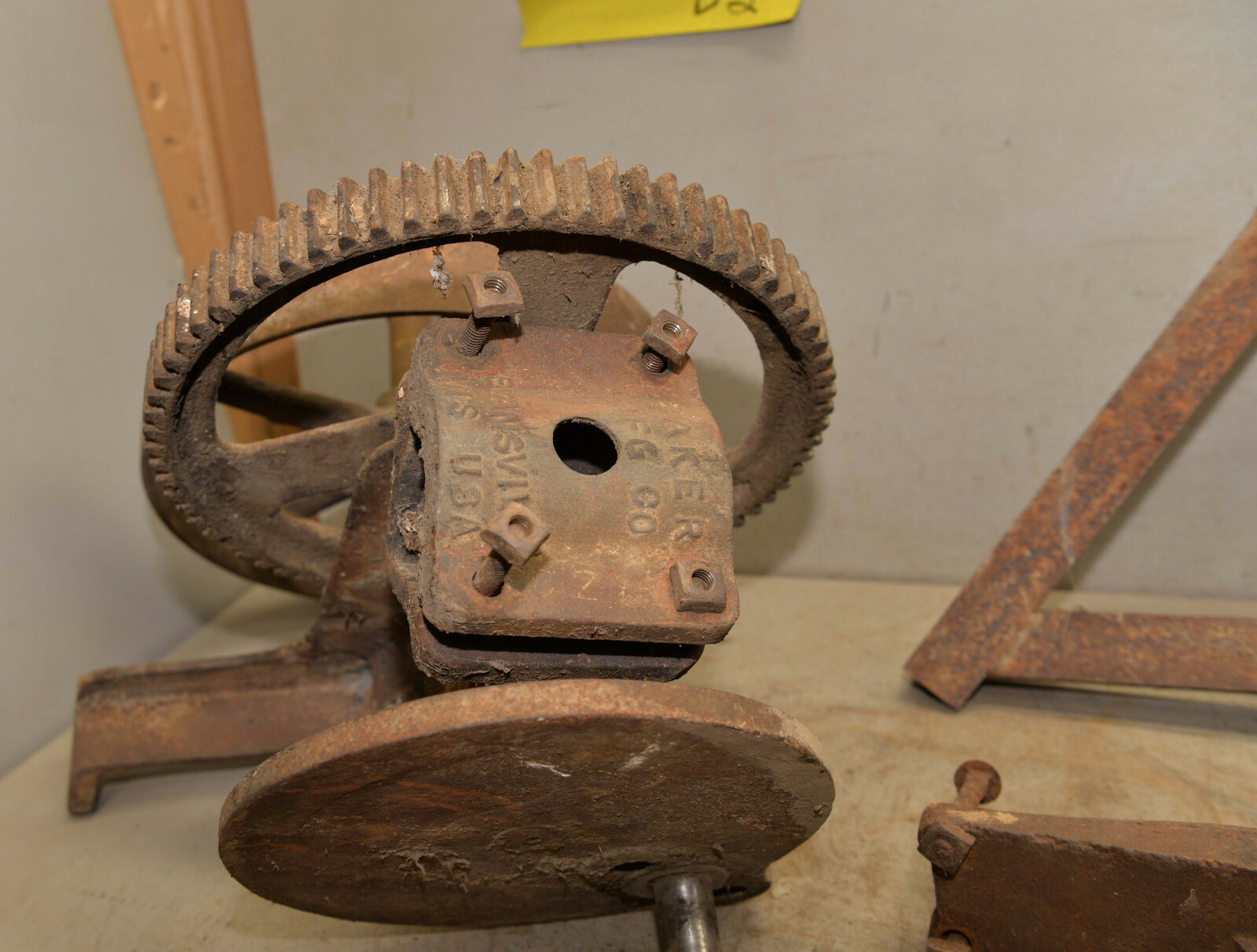 Baker Mfg water well pump jack hit & miss engine tool collectible