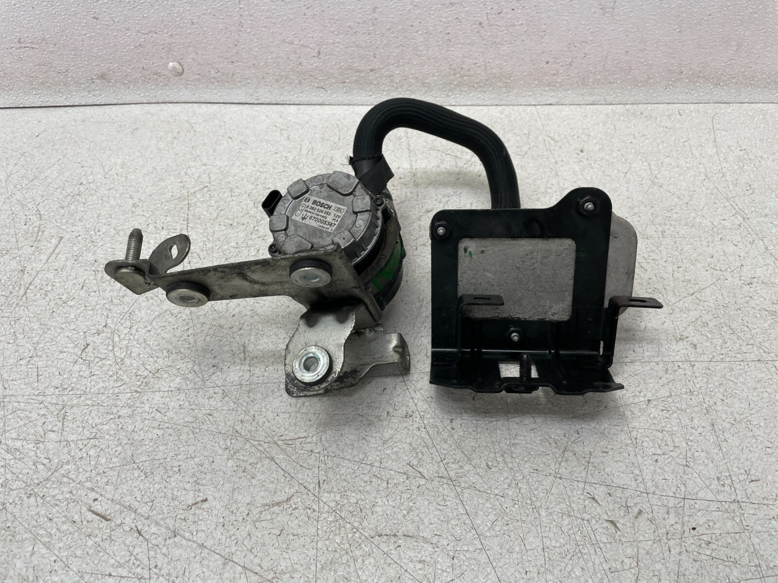 14 15 16 17 Maserati Ghibli Electric Water Coolant Cooling Pump 1376 OEM