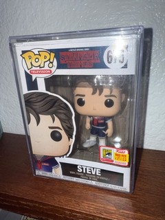 2018 SDCC FUNKO STRANGER THINGS STEVE #675 LE 1800 pcs W/ Hard Stack